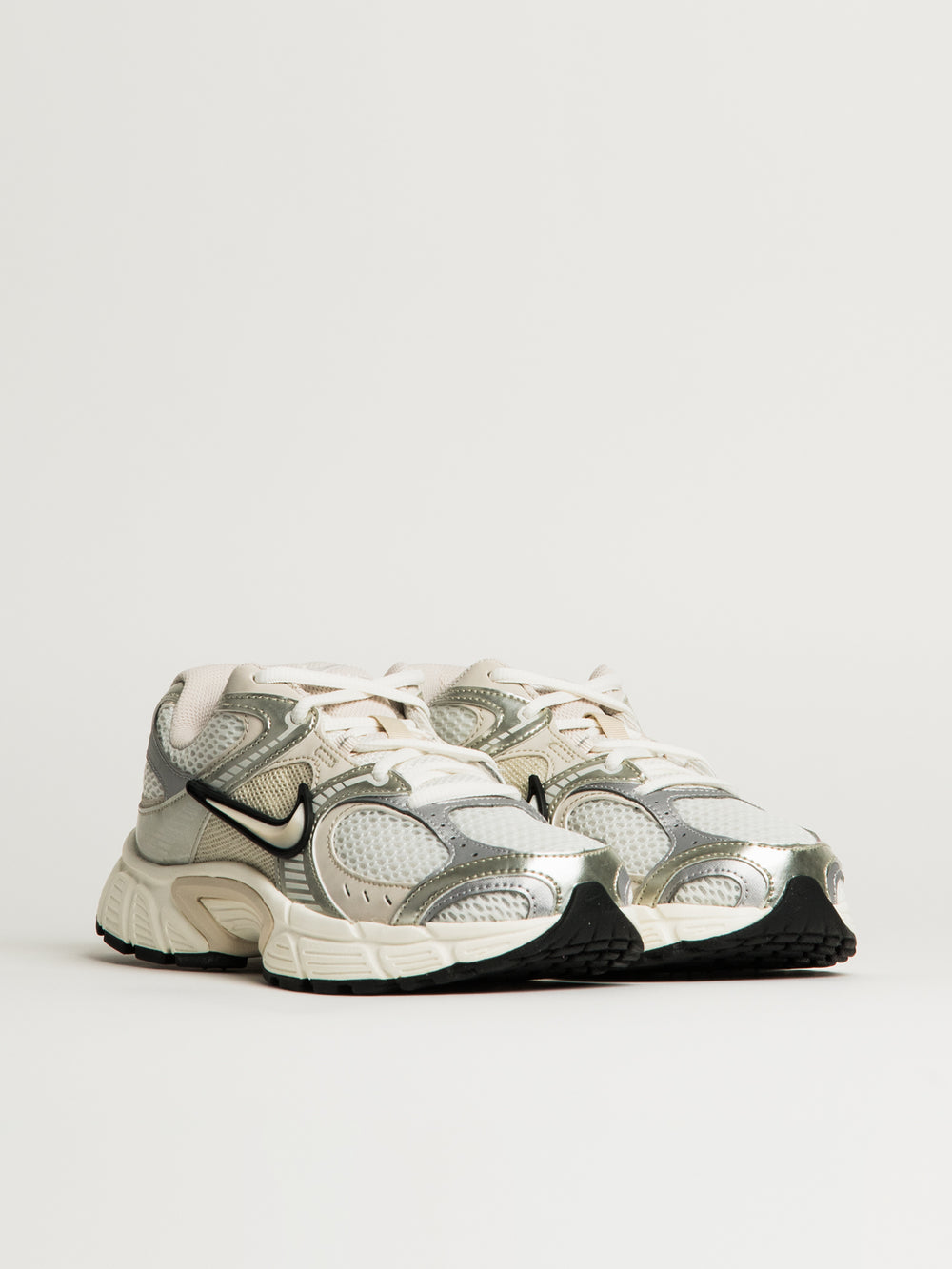 WOMENS NIKE V5 RNR SNEAKER - SUMMIT WHITE