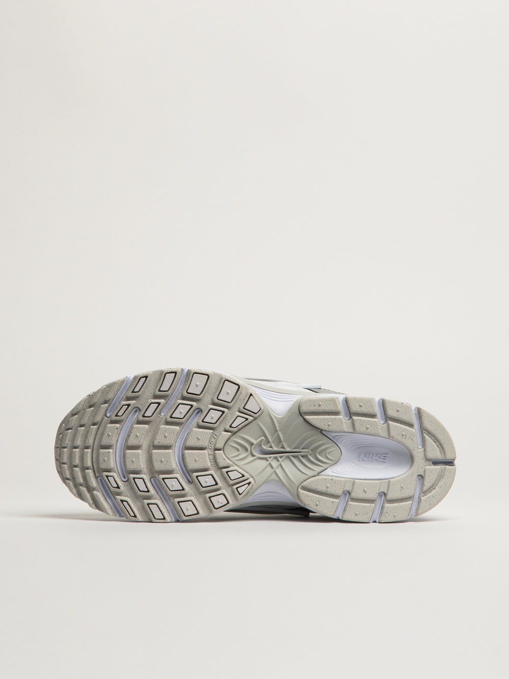 WOMENS NIKE V5 RNR SNEAKER - WHITE/SILVER