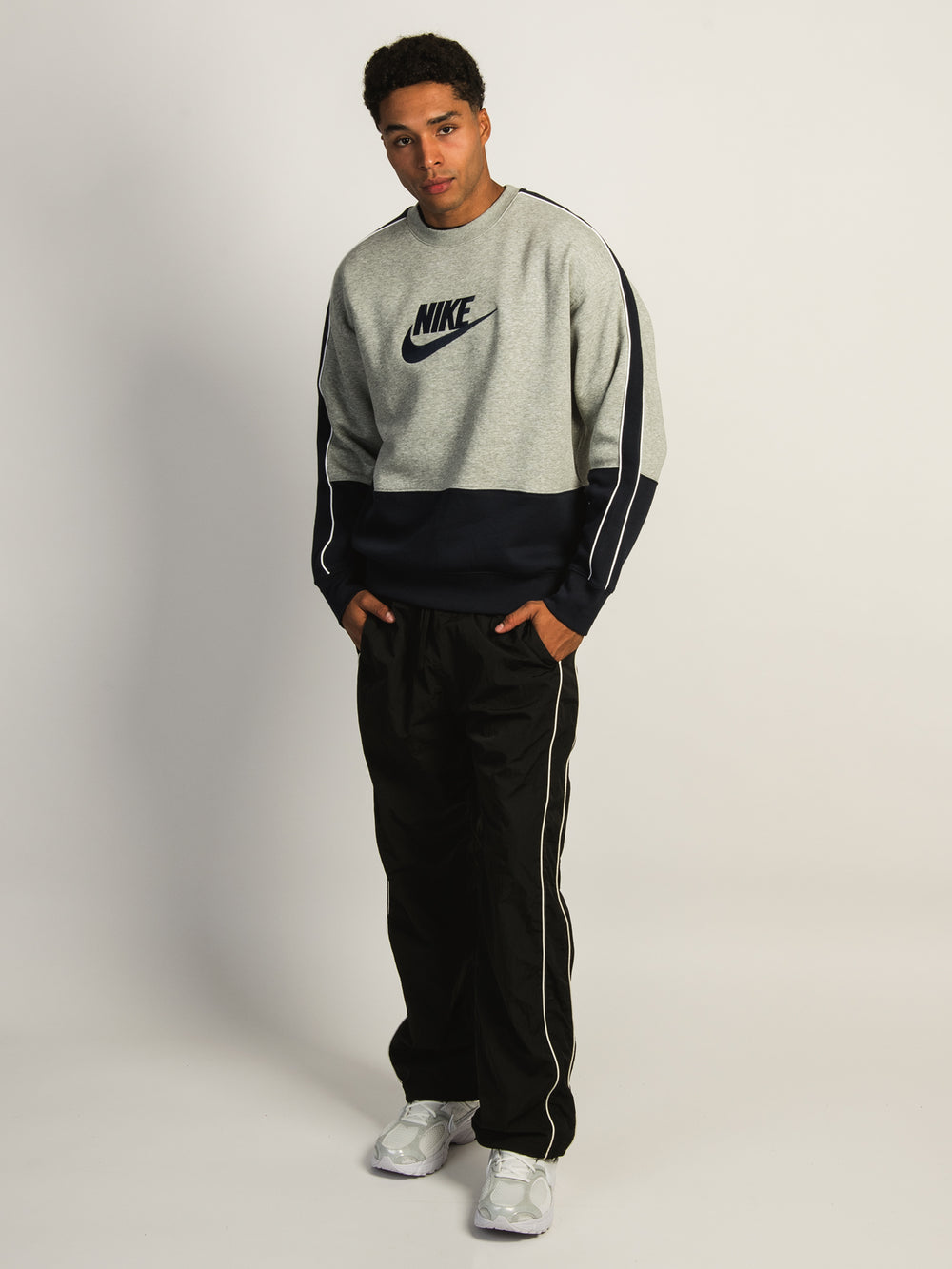 NIKE CLUB BRUSHED FLEECE CREWNECK SWEATER