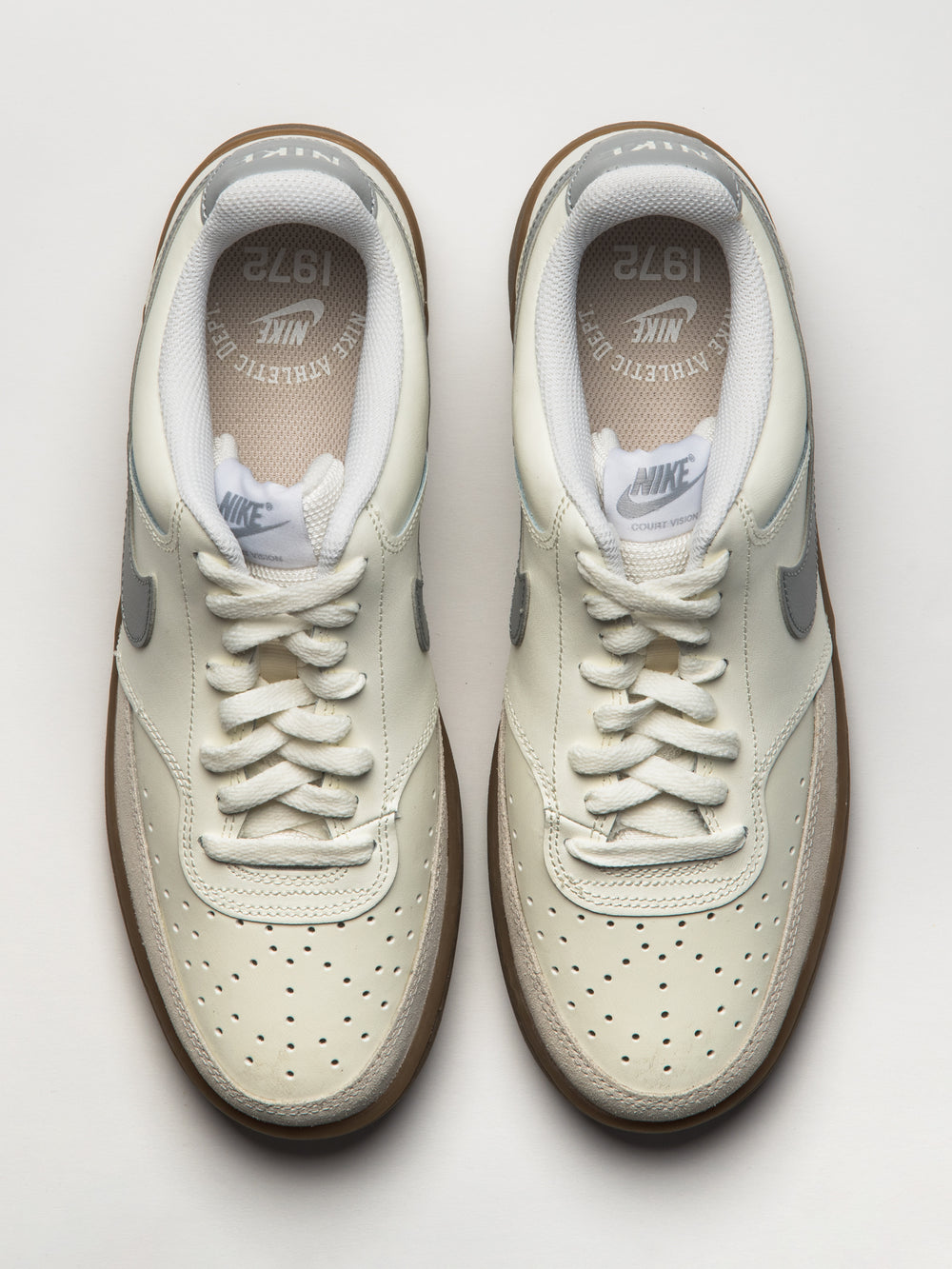 MENS NIKE COURT VISION LOW SNEAKER - WHITE/GREY
