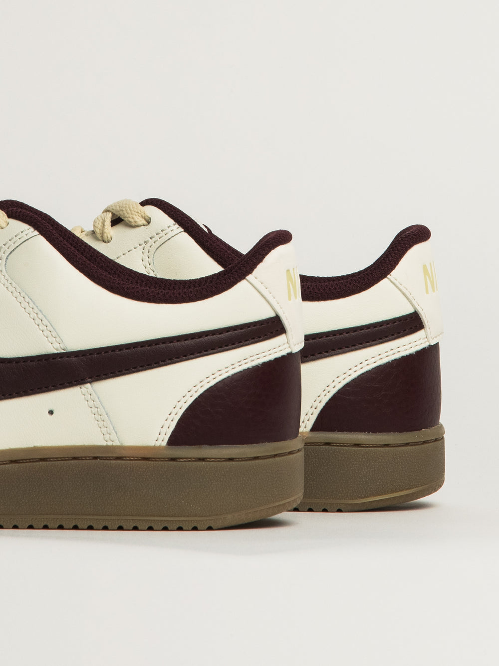 MENS NIKE COURT VISION LOW SNEAKER - WHITE