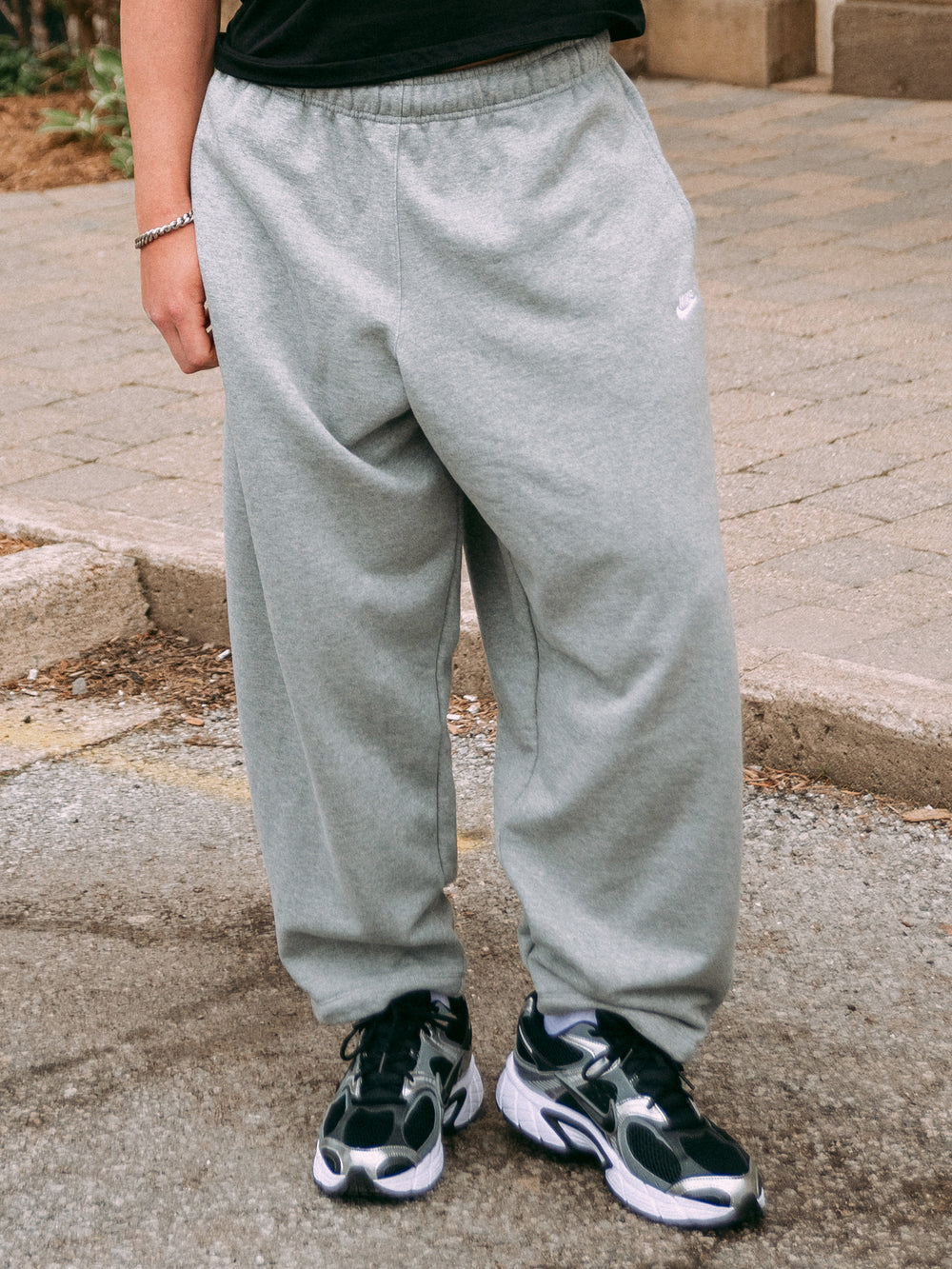 NIKE OVERSIZED FLEECE PANT