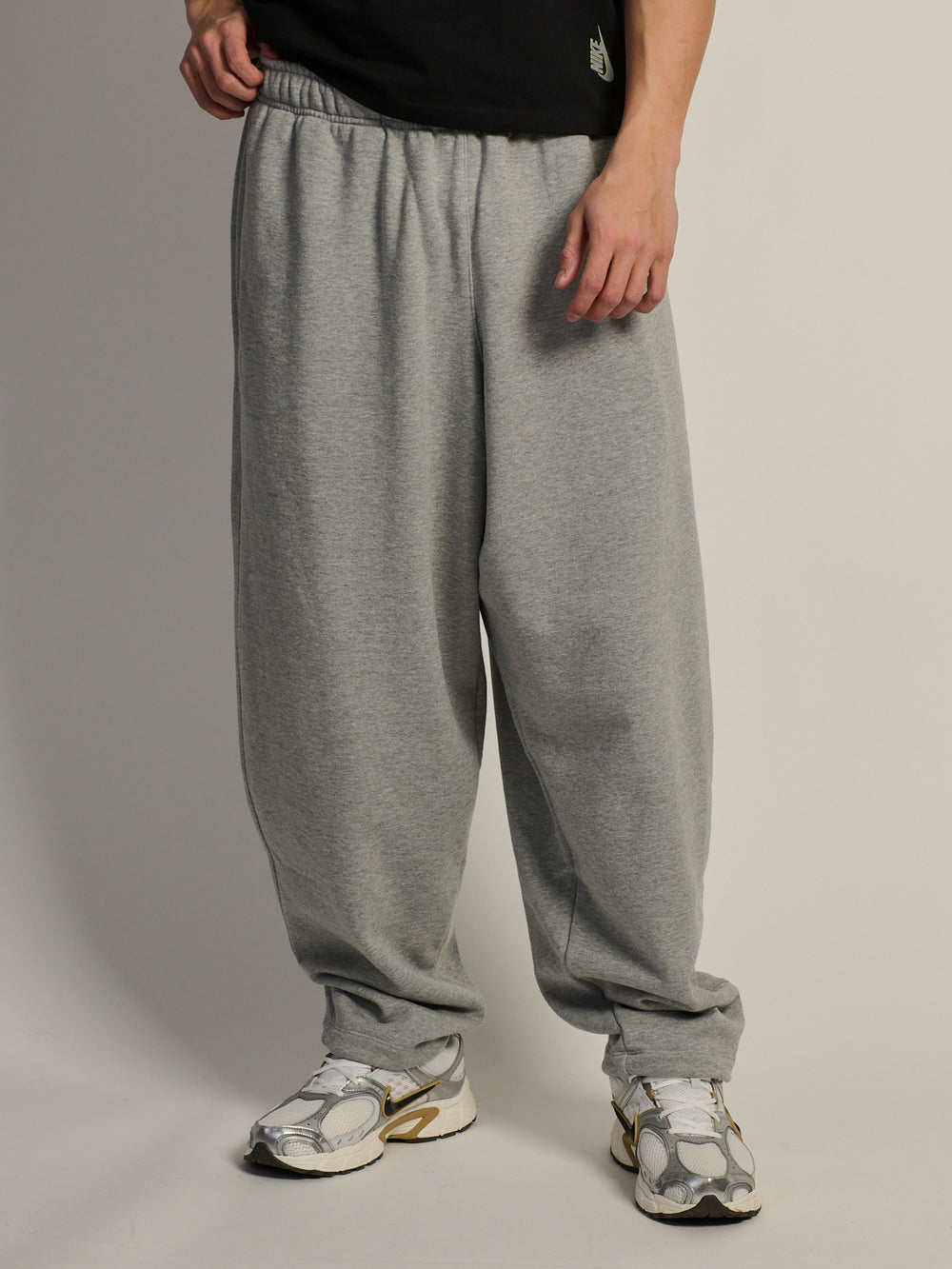 NIKE OVERSIZED FLEECE PANT