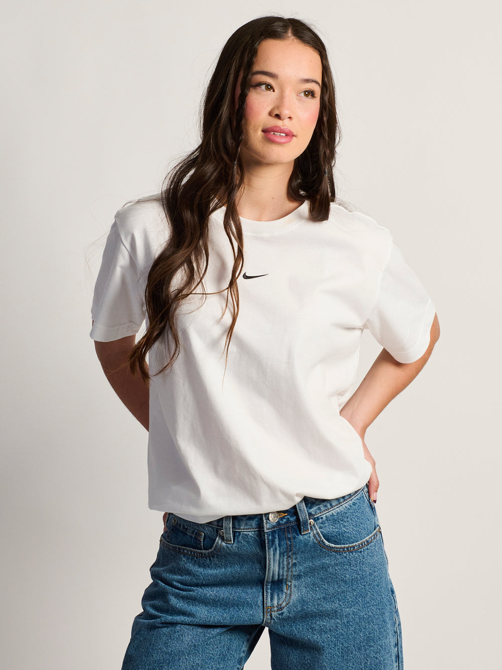 T-SHIRT CLASSIQUE NIKE SPORTSWEAR -BLANC/NOIR