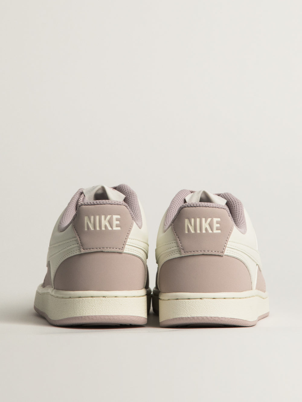 WOMENS NIKE COURT VISION LO P NBKL SNEAKER