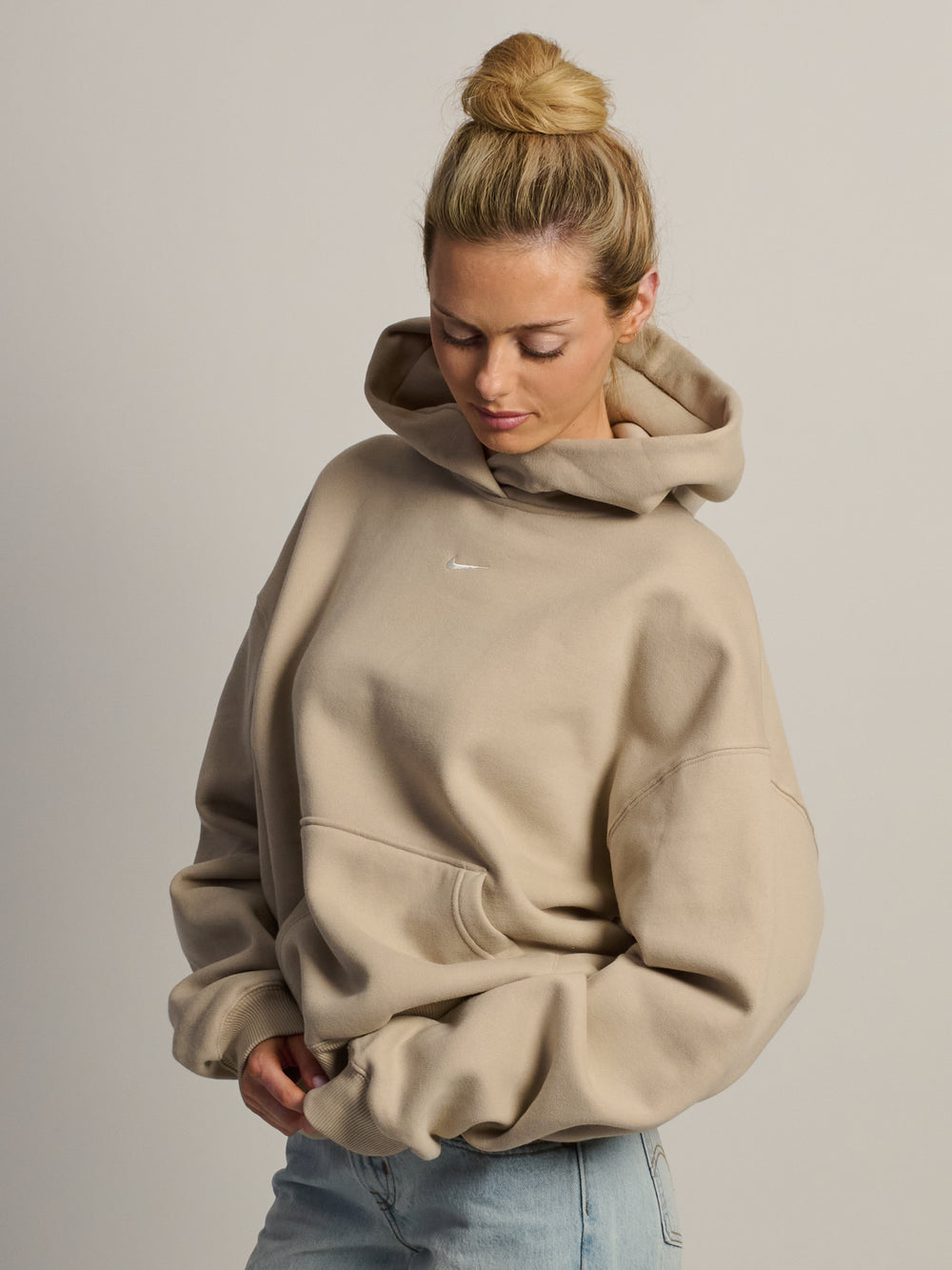 NIKE STDO FLEECE OVERSIZED PULL OVER HOODIE - CRÈME