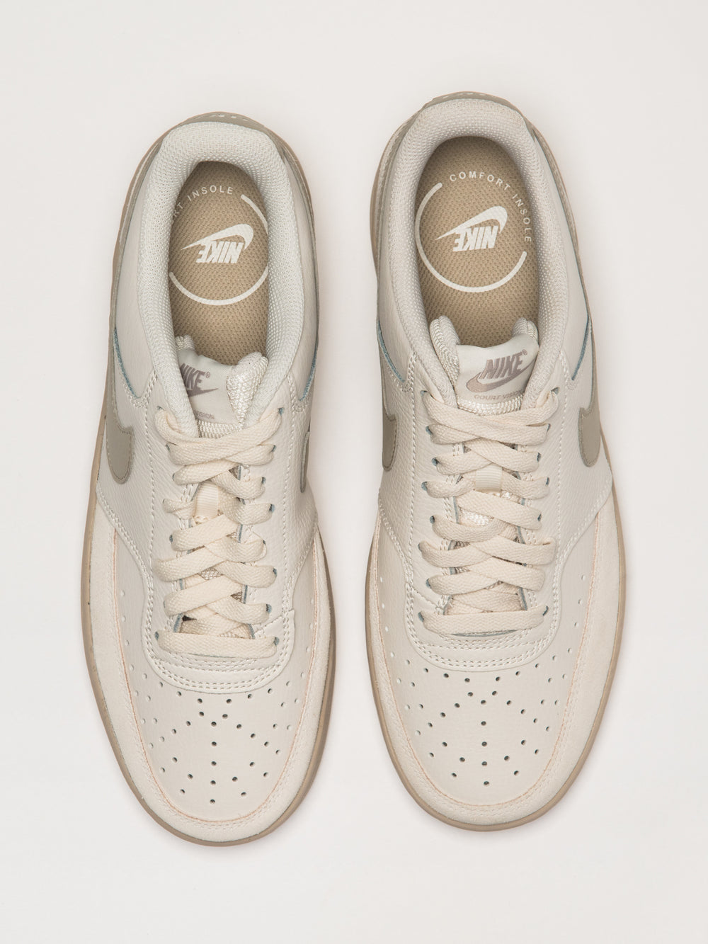 BASKETS NIKE COURT VISION LO EN DAIM POUR HOMMES - CRÈME