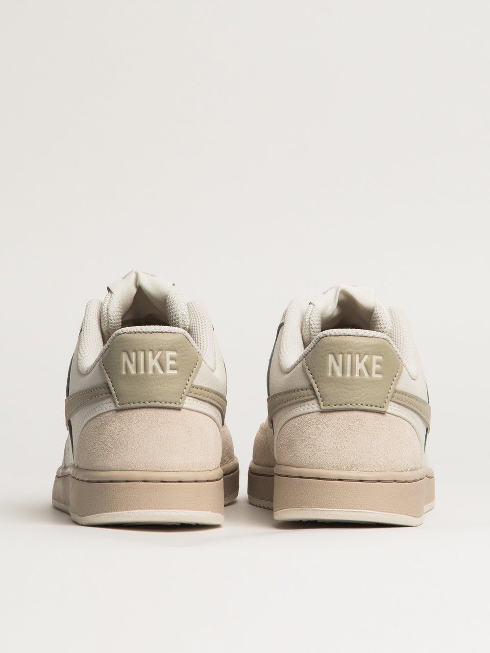 SNEAKER NIKE COURT VISION LO EN DAIM POUR FEMME - CRÈME