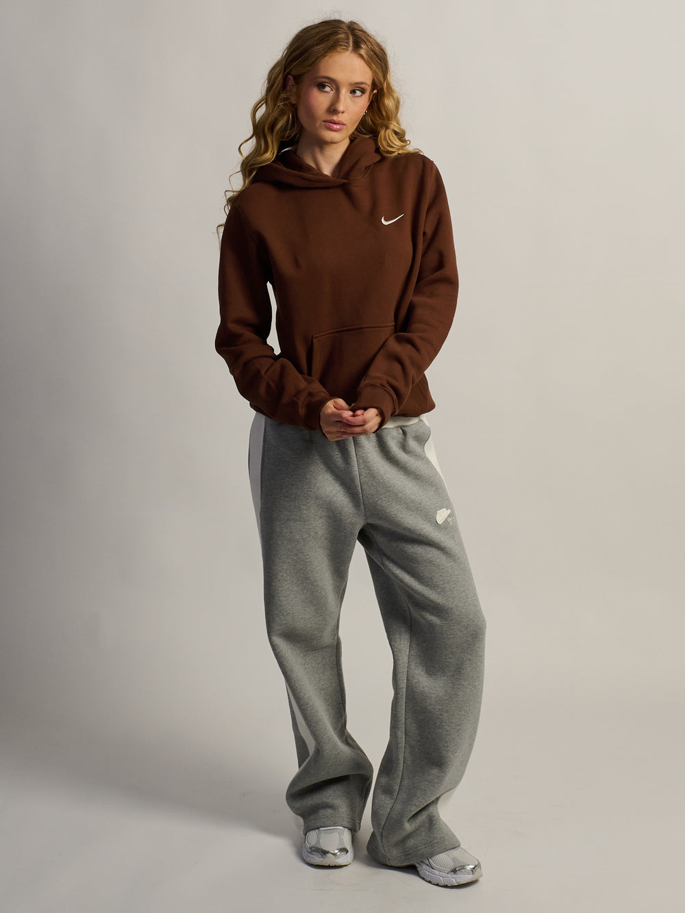 NIKE PULL OVER HOODIE - COCOA