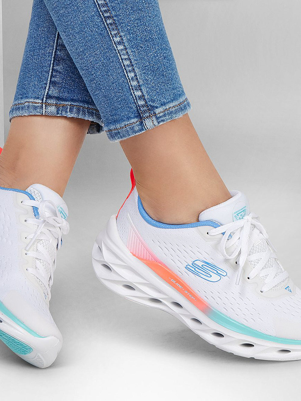 WOMENS SKECHERS GLIDE STEP SWIFT - CLEARANCE