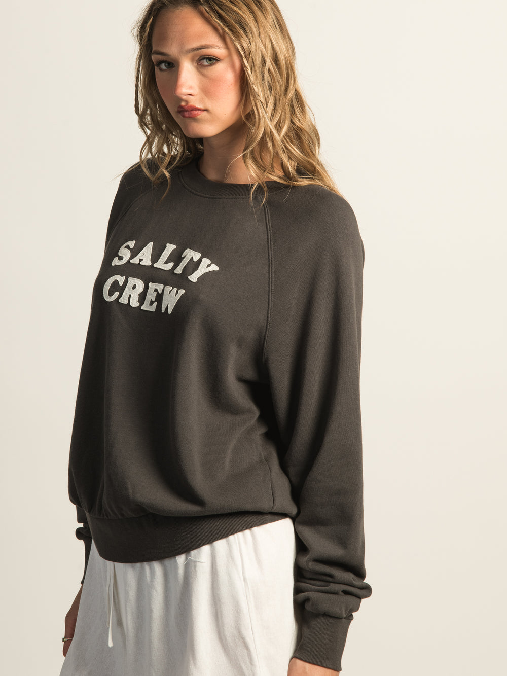CREWNECK SALTY CREW FIRST MATE APPLIQUE