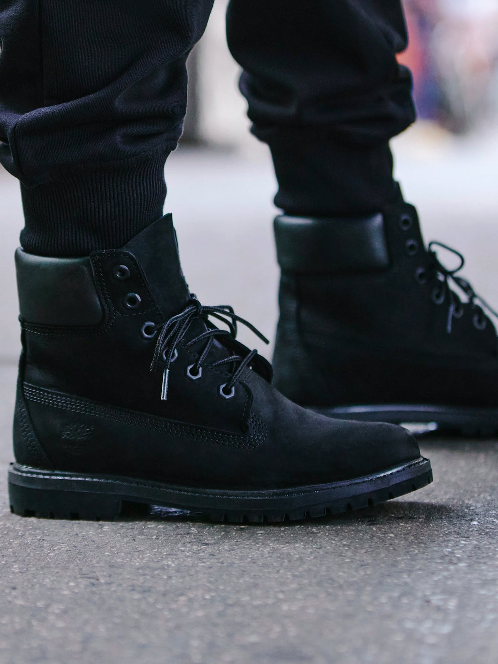 WOMENS TIMBERLAND ICON 6" PREMIUM BLACK NUBUCK BOOTS - CLEARANCE