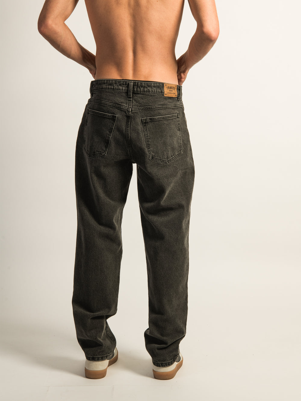 JEANS AMPLE TAINTED – DÉLAVAGE NOIR VINTAGE