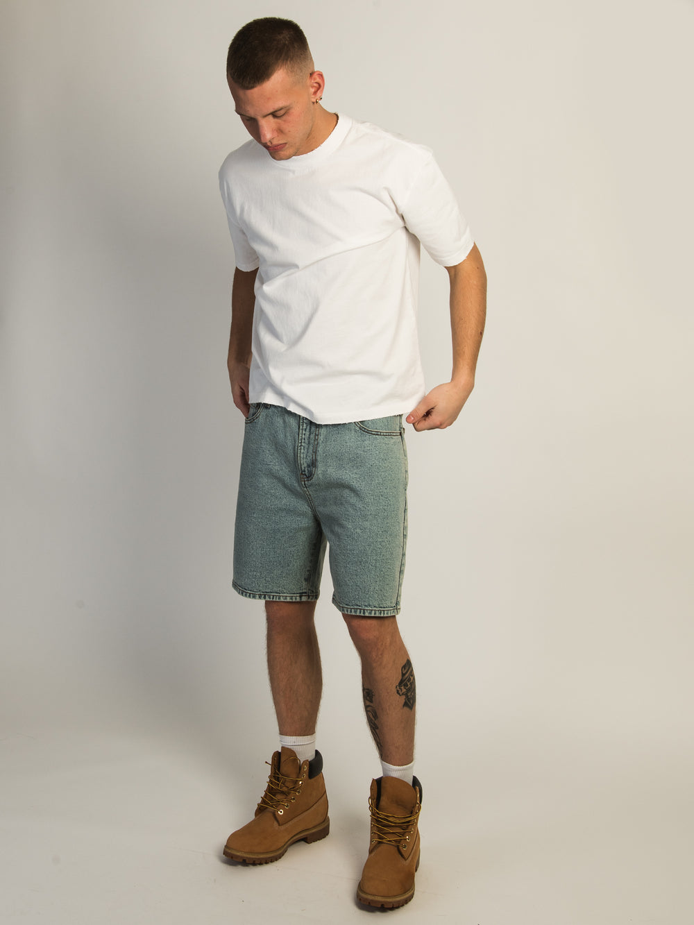 TAINTED DENIM SHORT - LIGHT WASH