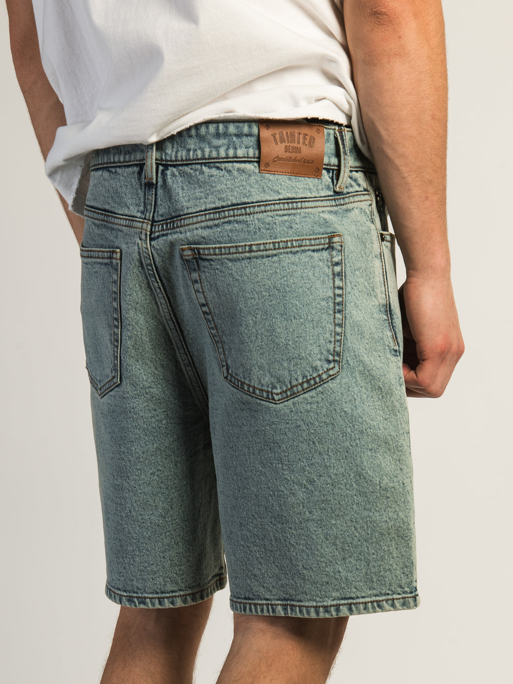 TAINTED DENIM SHORT - LIGHT WASH