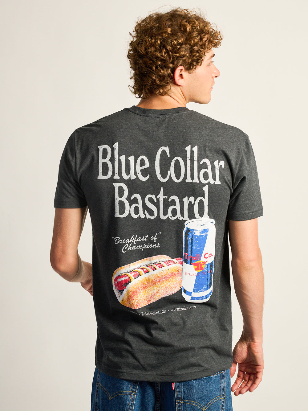 T-SHIRT PETIT DÉJEUNER À COL BLEU TROLL CO.