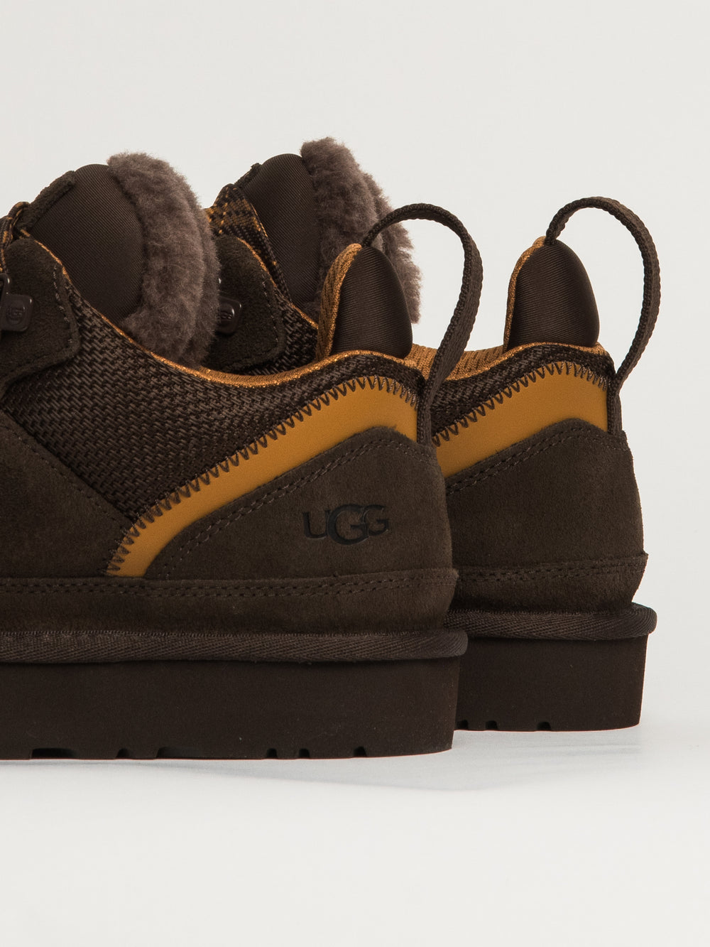 BOTTES UGG LOWMEL - COCOA