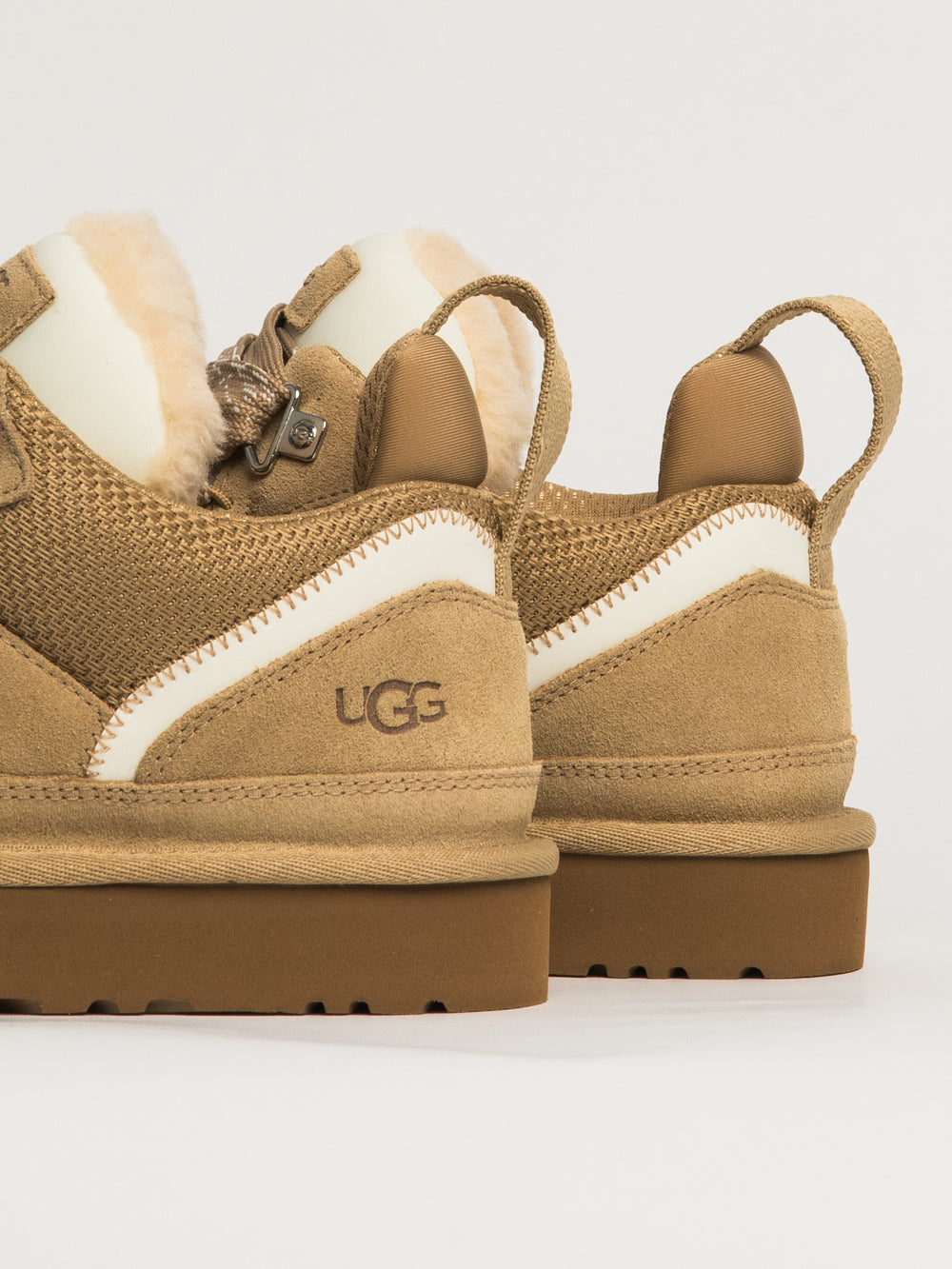WOMENS UGG LOWMEL