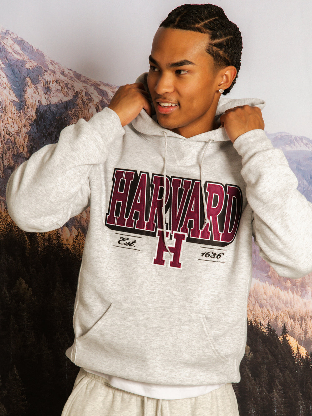NCAA HARVARD PULLOVER HOODIE