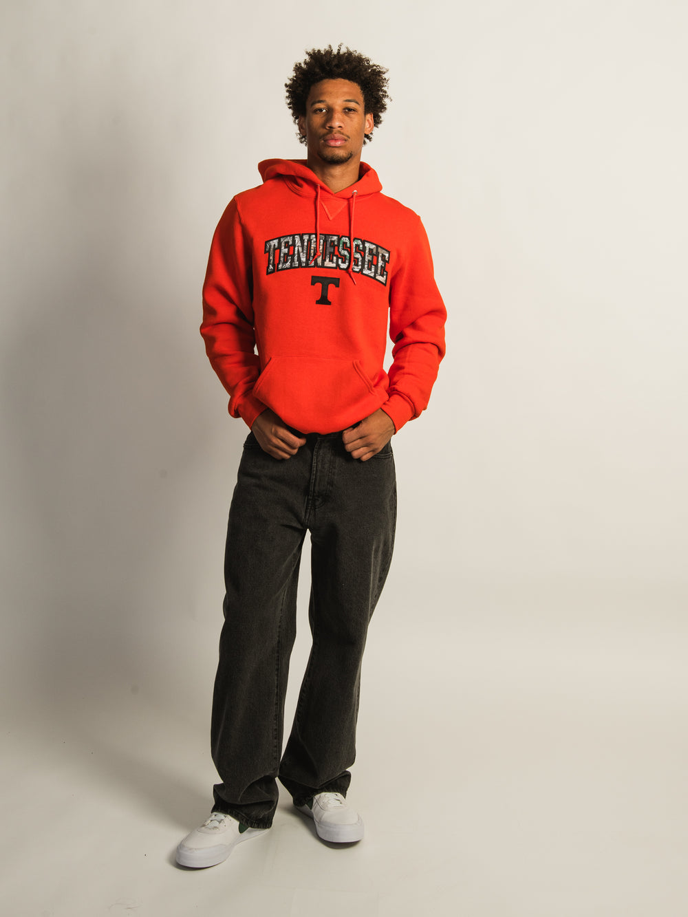 VARSITY NCAA TENNESSEE CAMO PULL OVER HOODIE - Boathouse