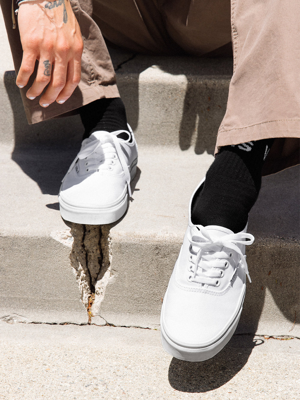 VANS MENS VANS ERA SNEAKER - CLEARANCE - Boathouse