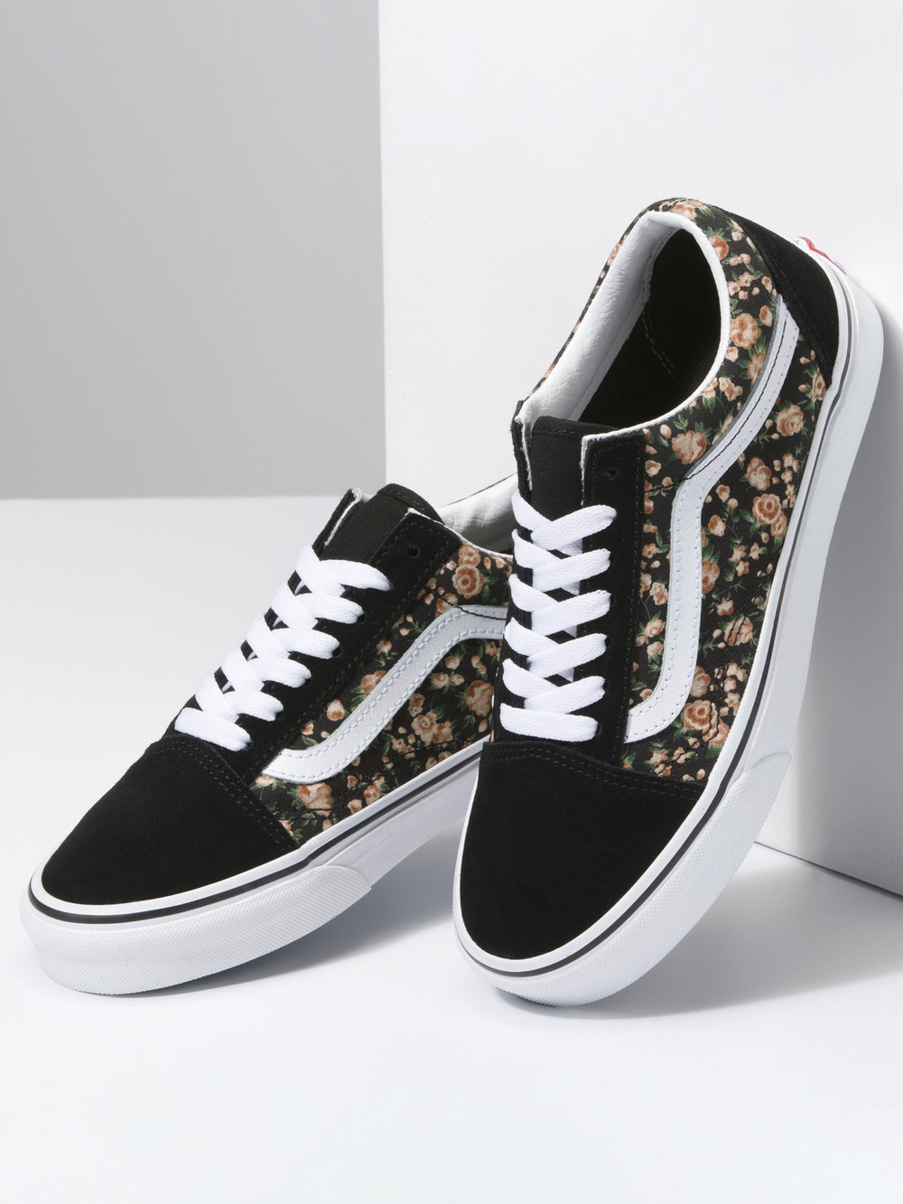 WOMENS VANS OLD SKOOL - CLEARANCE