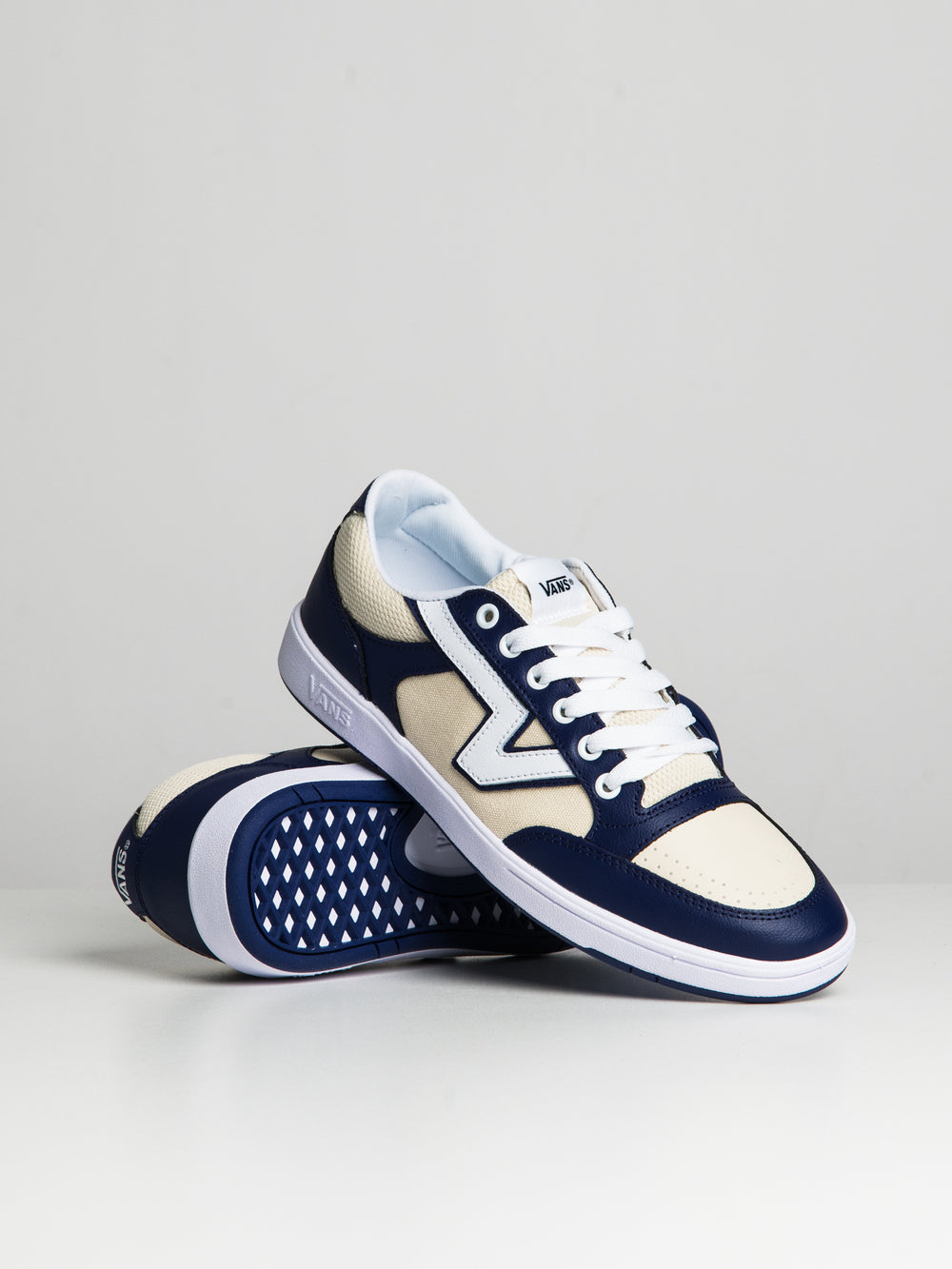 MENS VANS LOWLAND CC - CLEARANCE