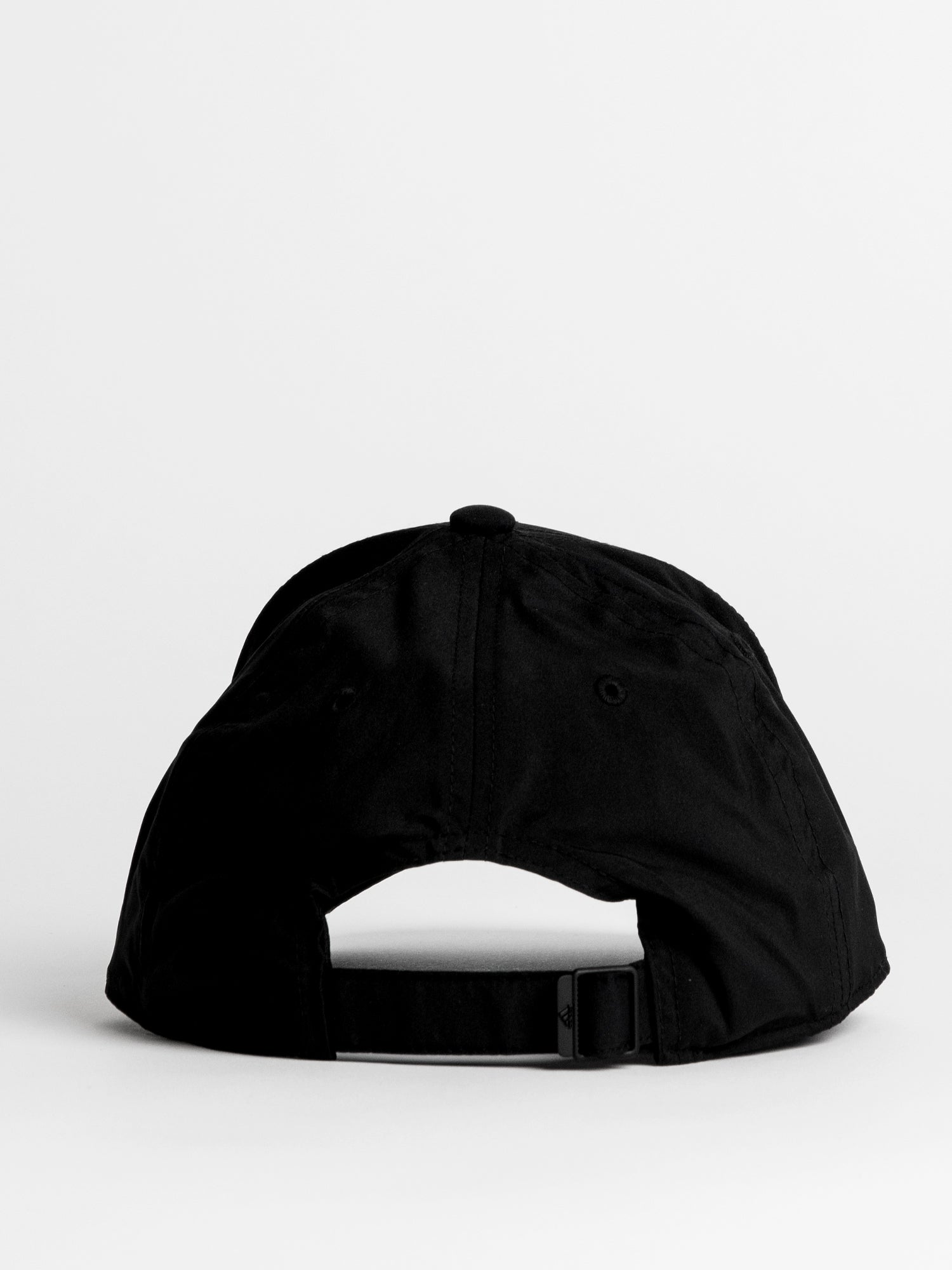 ADIDAS LIGHTWEIGHT EMROIDERED BASEBALL HAT