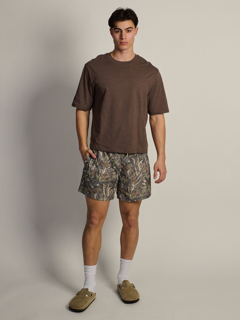 T-SHIRT COURT – BRUN