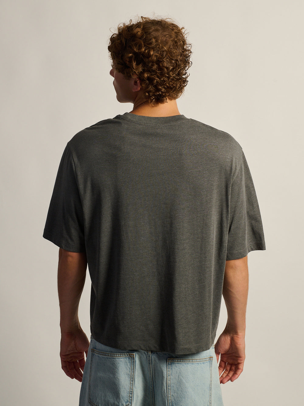 T-SHIRT COUPE COURT - HECHA