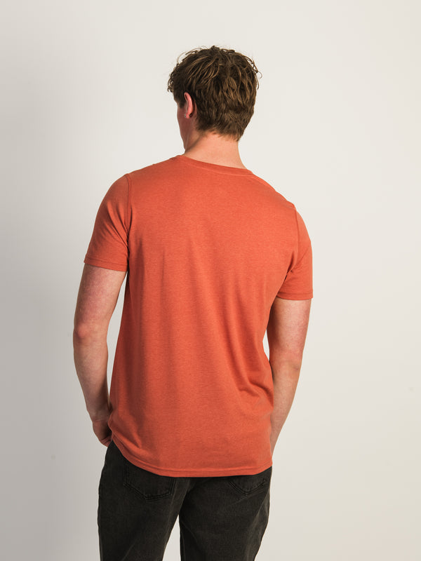 VICTOR CREWNECK TEE - CORAL