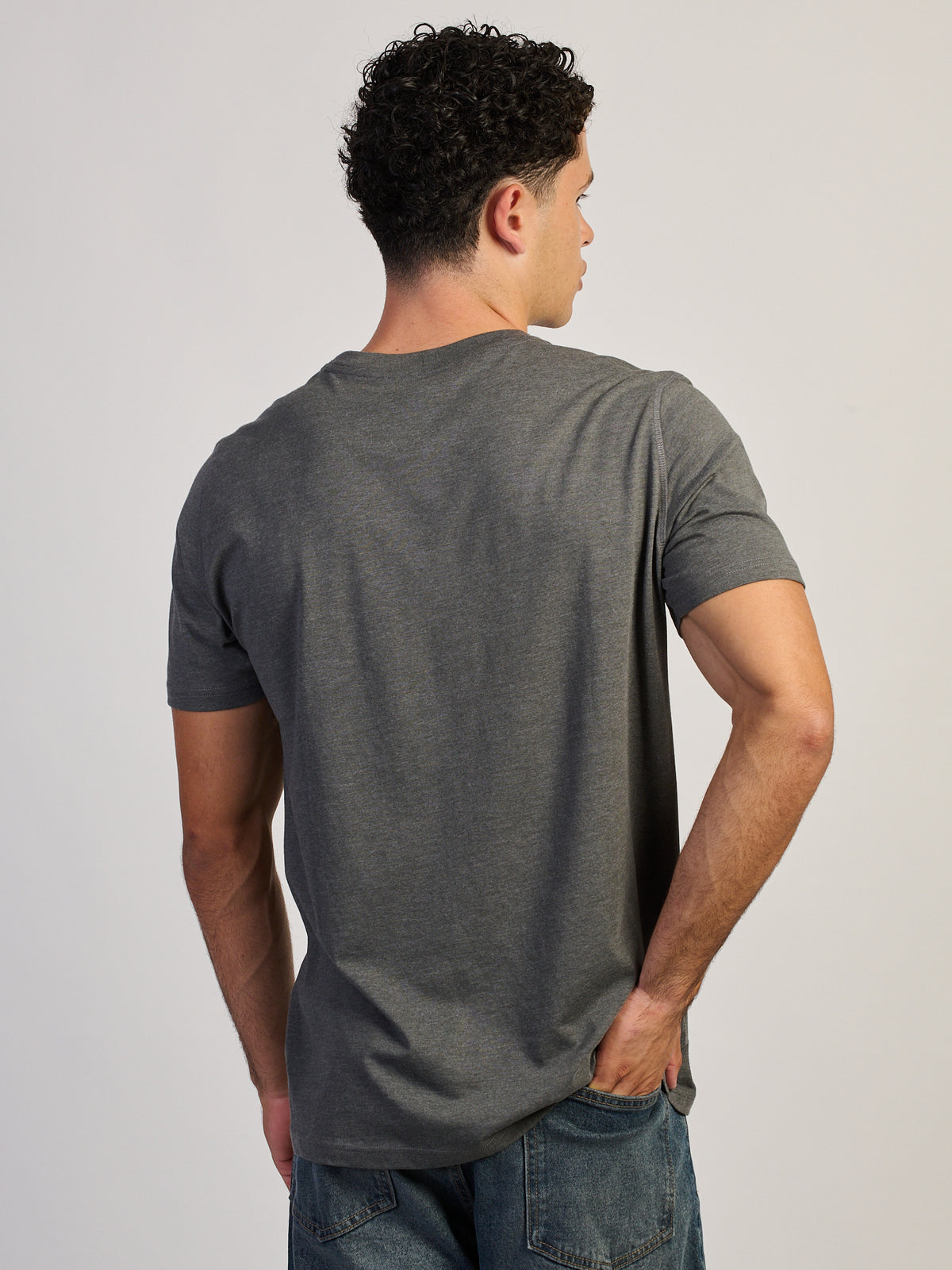 VICTOR CREWNECK - CHARCOAL