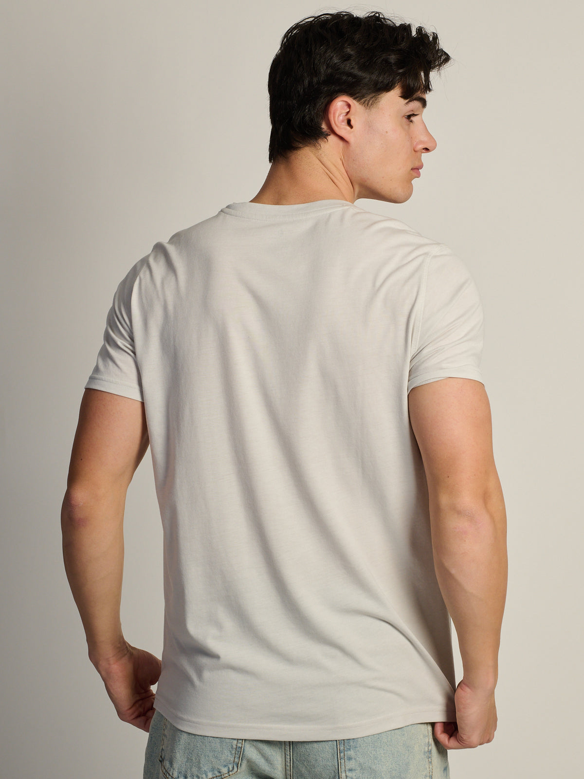 VICTOR CREWNECK TEE - LIGHT GRAY