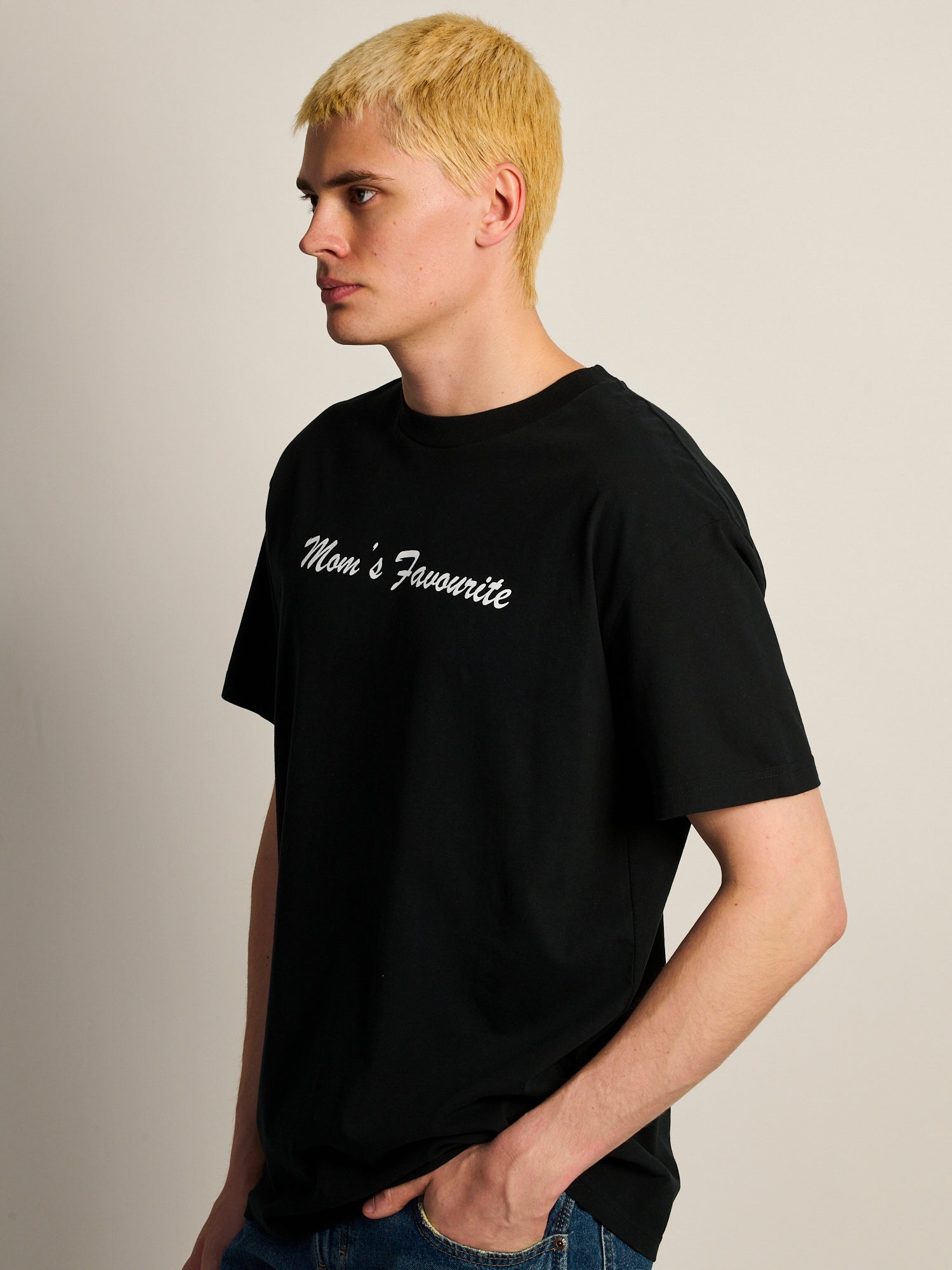 MOMS FAVOURITE T-SHIRT