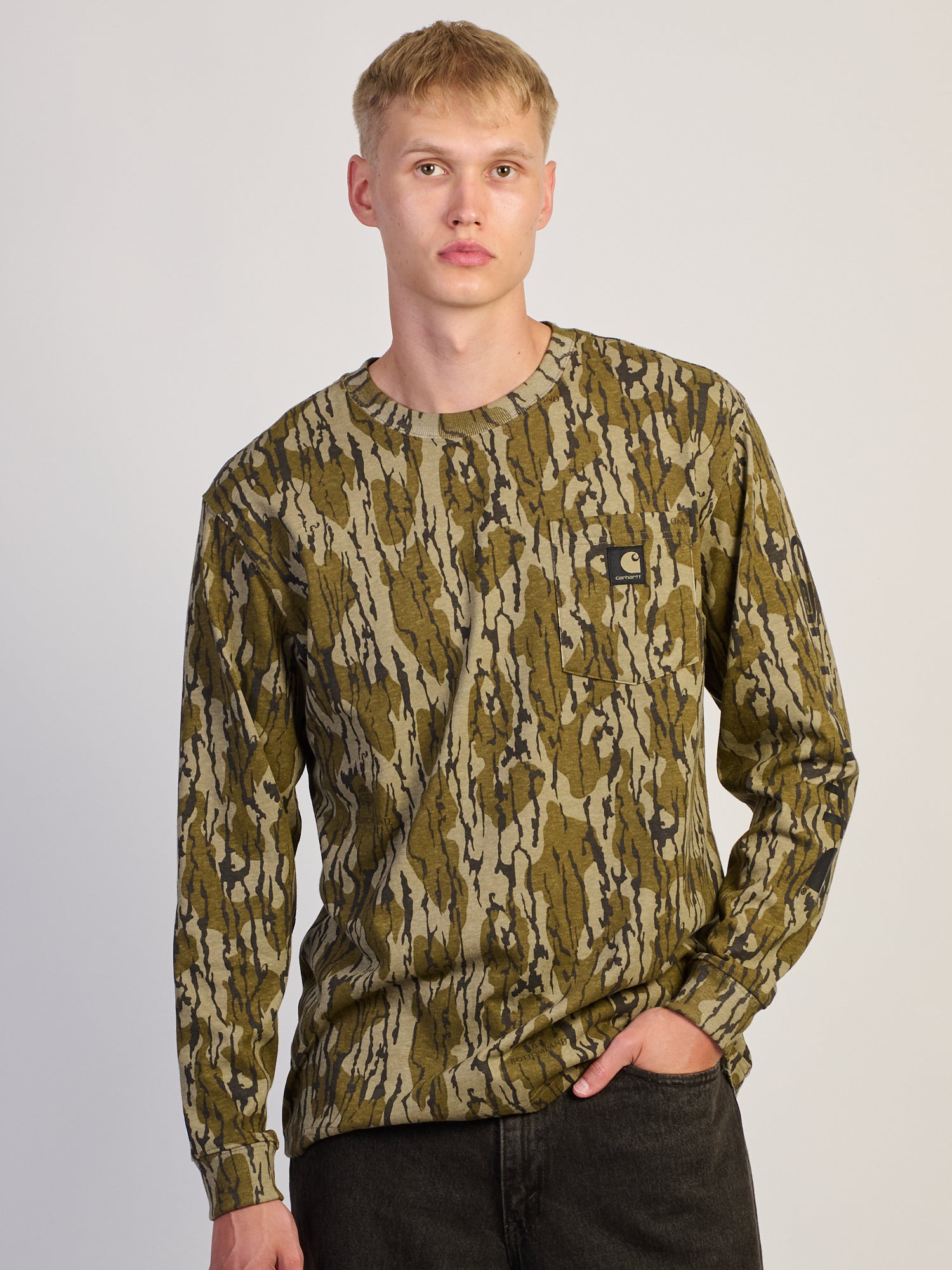 CARHARTT LONG SLEEVE POCKET T-SHIRT - MOSSY OAK CAMO