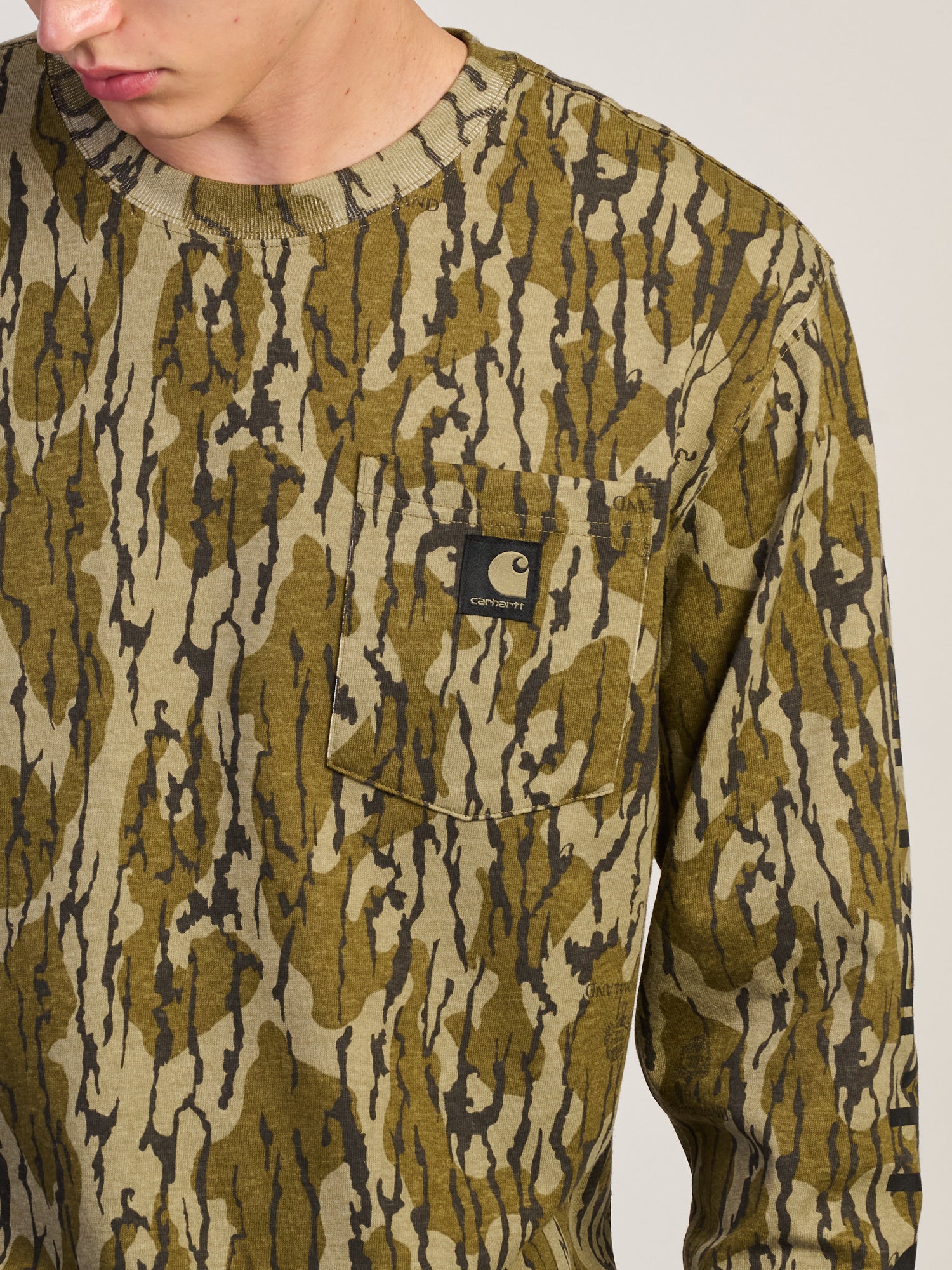 CARHARTT LONG SLEEVE POCKET T-SHIRT - MOSSY OAK CAMO