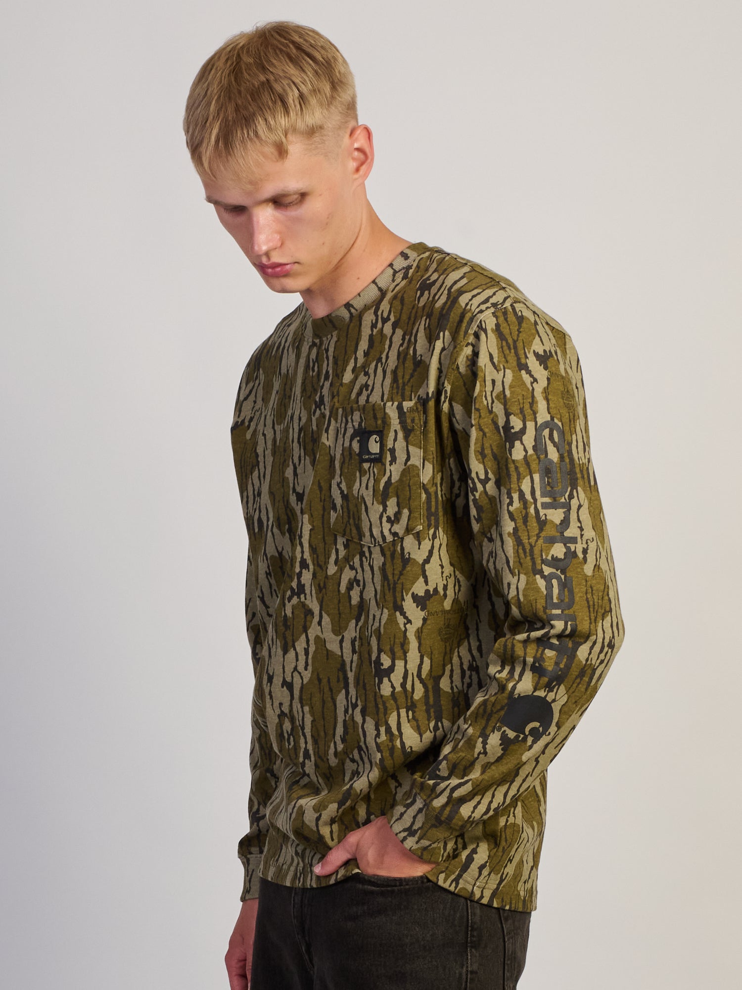 CARHARTT LONG SLEEVE POCKET T-SHIRT - MOSSY OAK CAMO