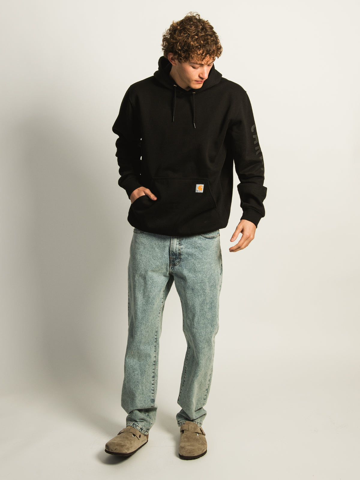 CARHARTT LOOSE FIT MIDWEIGHT LOGO GRAPHIC PULL OVER HOODIE - BLACK