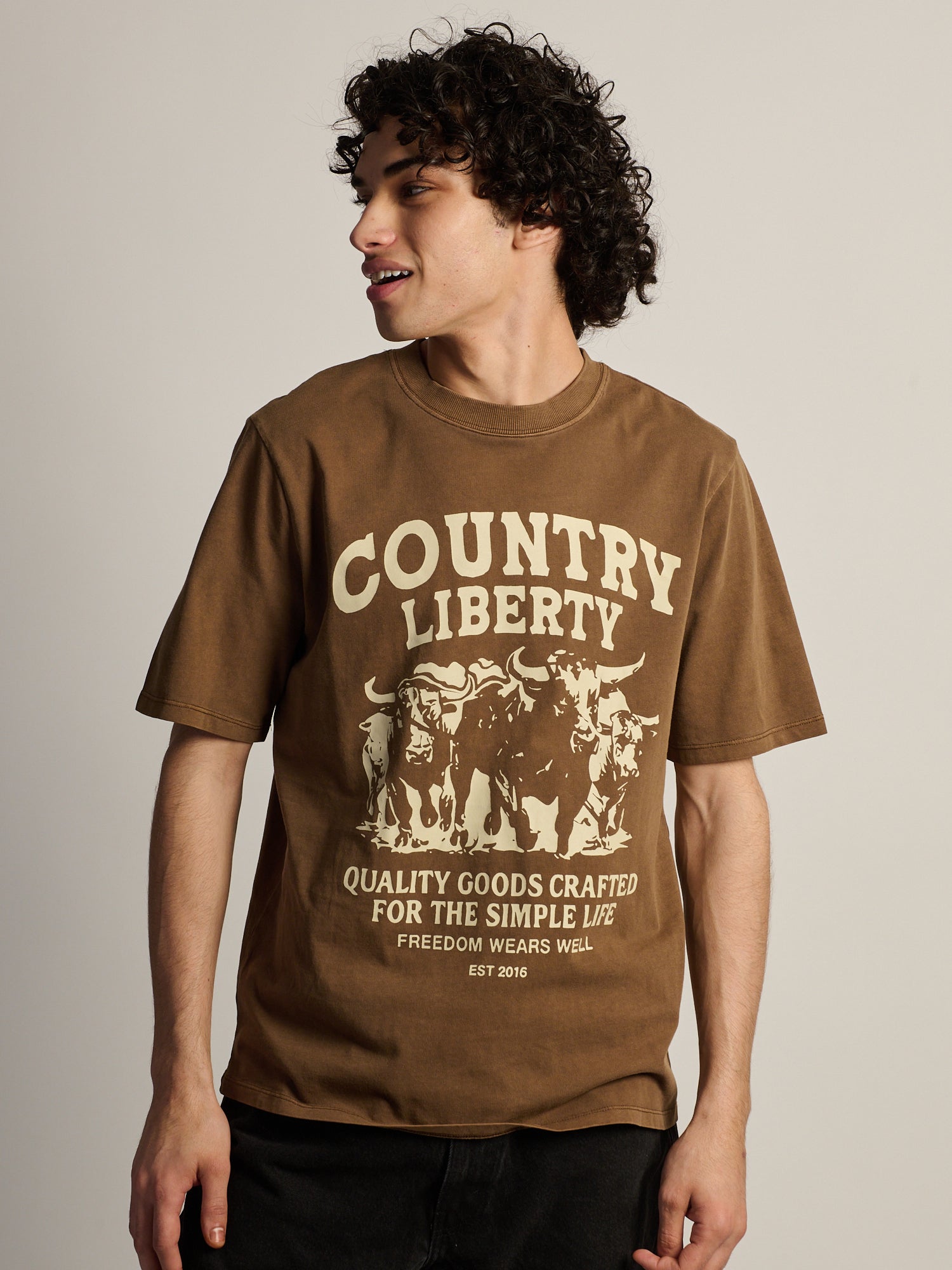 COUNTRY LIBERTY STAMPEDE T-SHIRT -WASHED