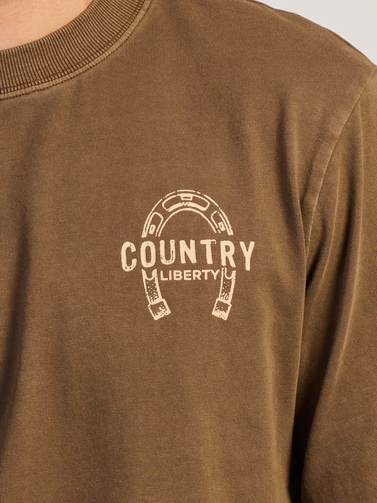 COUNTRY LIBERTY NE LES FAIT PAS COMME ILS ONT L'habitude de TEE