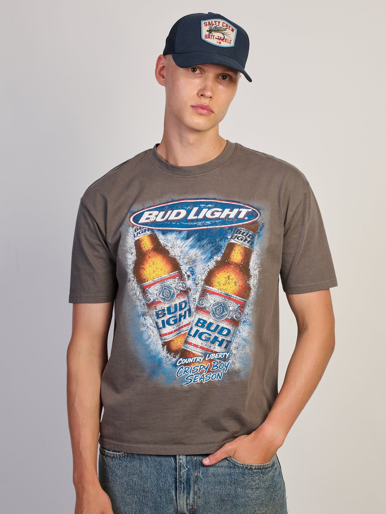 COUNTRY LIBERTY BUD LIGHT CRISPY BOY BOTTLES T-SHIRT