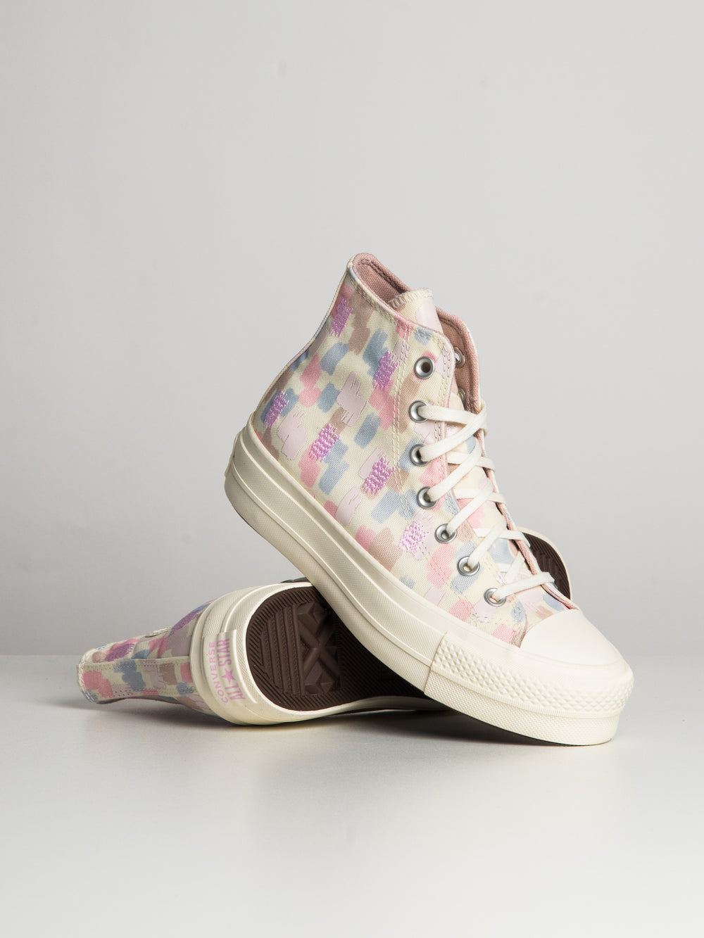 WOMENS CONVERSE CHUCK TAYLOR ALL-STARS LIFT - CLEARANCE