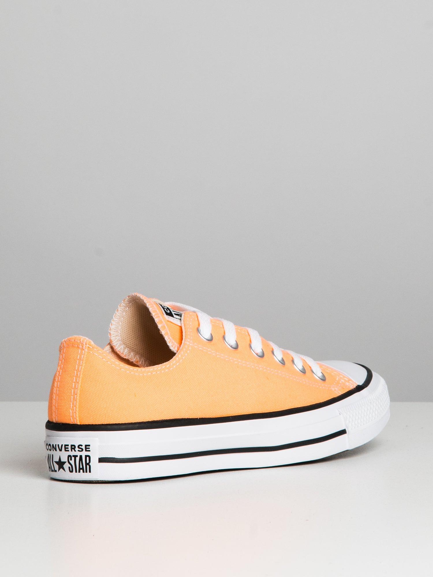 Chuck taylor peached store canvas