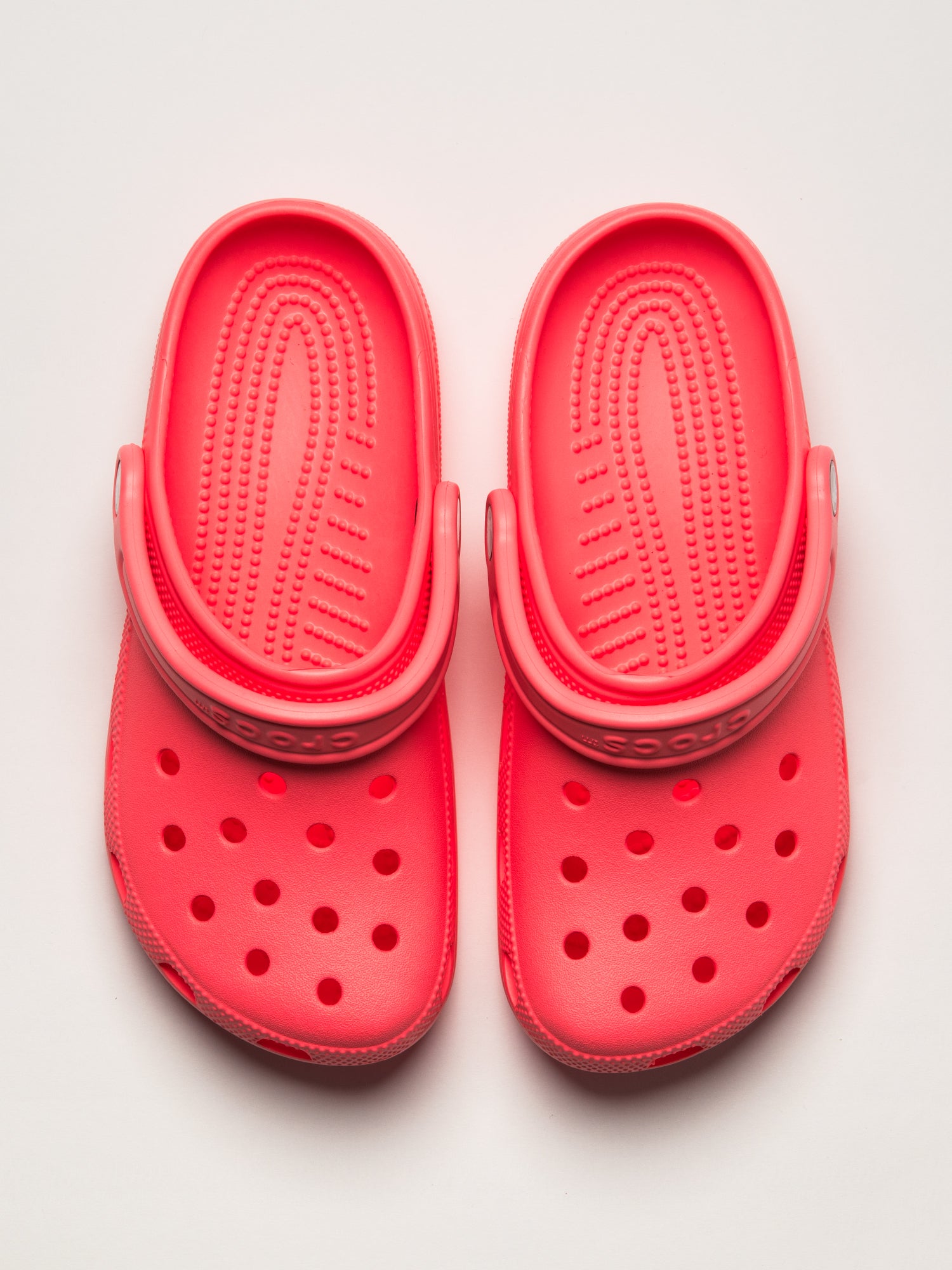 WOMENS CROCS CLASSIC CLOG - GUAVA