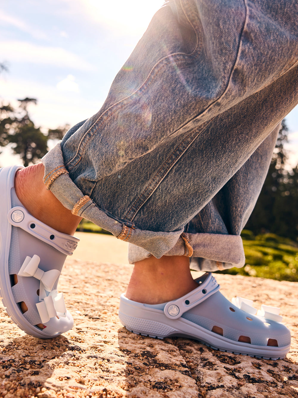 WOMENS CROCS FROSTED CLOG - BLUE