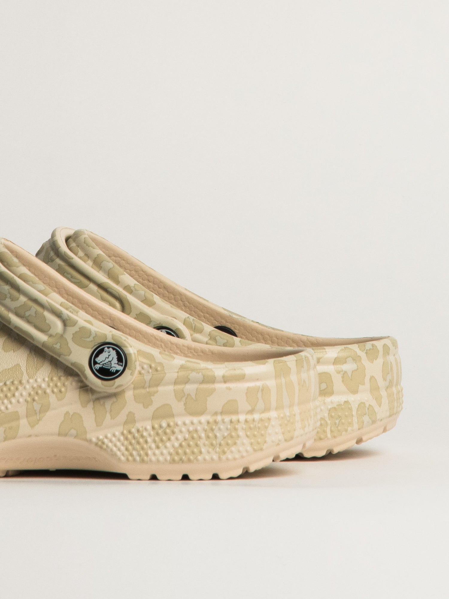 WOMENS CROCS CLASSIC GRAPHIC CLOG - LEOPARD