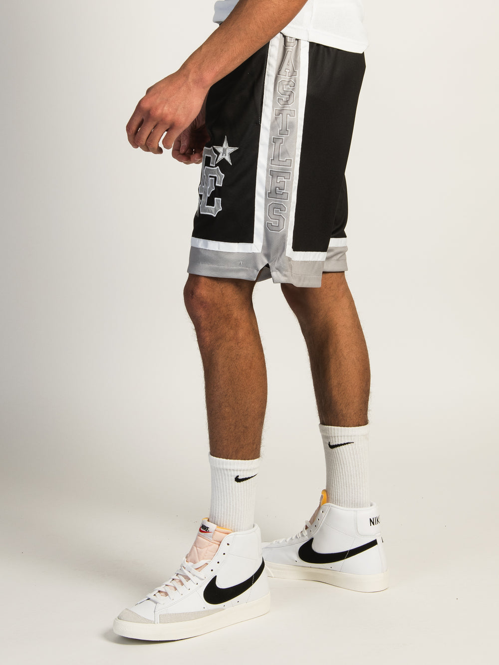 CROOKS & CASTLES VARSITY EMBROIDERED TEAM MESH SHORT