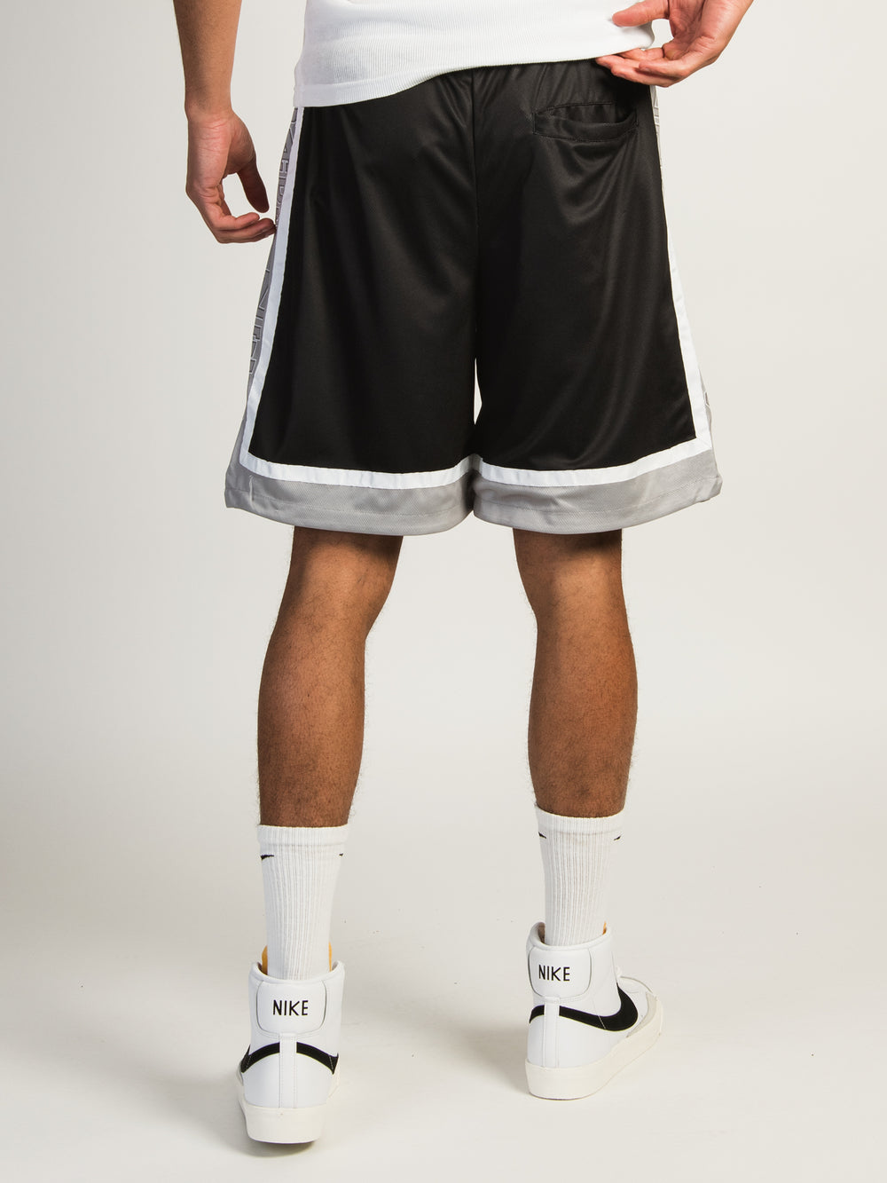 CROOKS & CASTLES VARSITY EMBROIDERED TEAM MESH SHORT