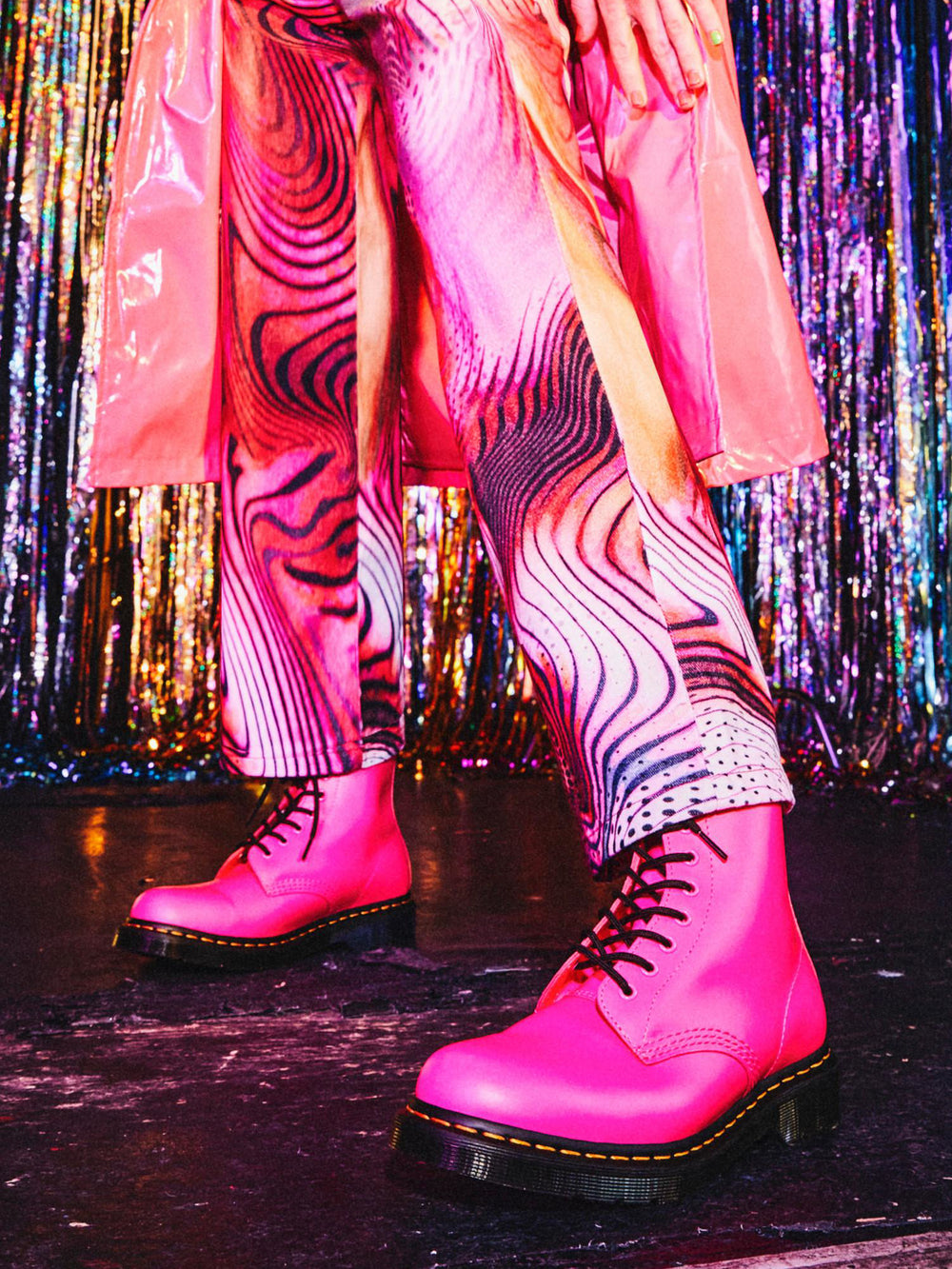 WOMENS DR MARTENS 1460 SMOOTH CLEARANCE