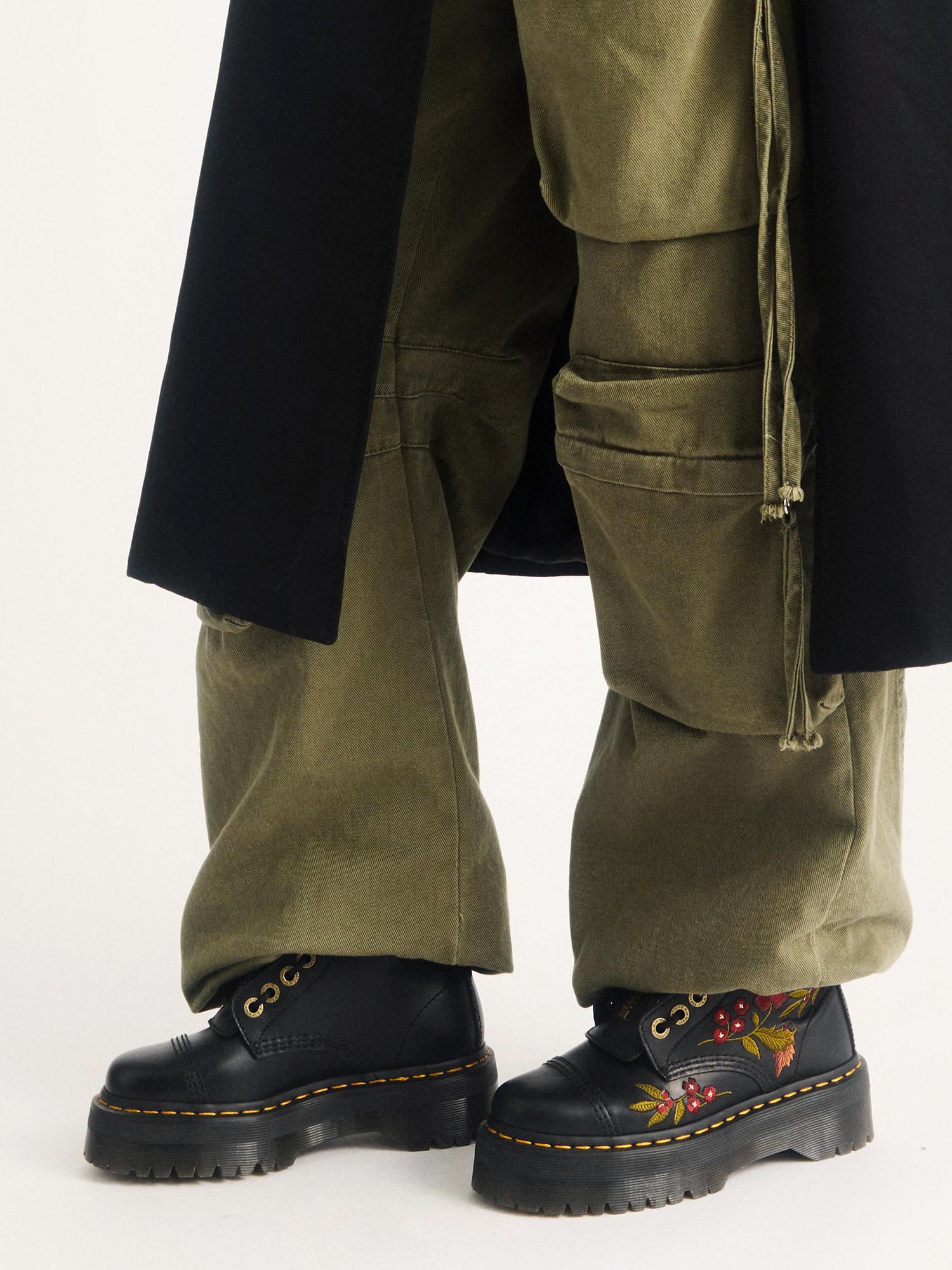 WOMENS DR MARTENS SINCLAIR AUTUMN FLORAL WANAMA BOOT - BLACK